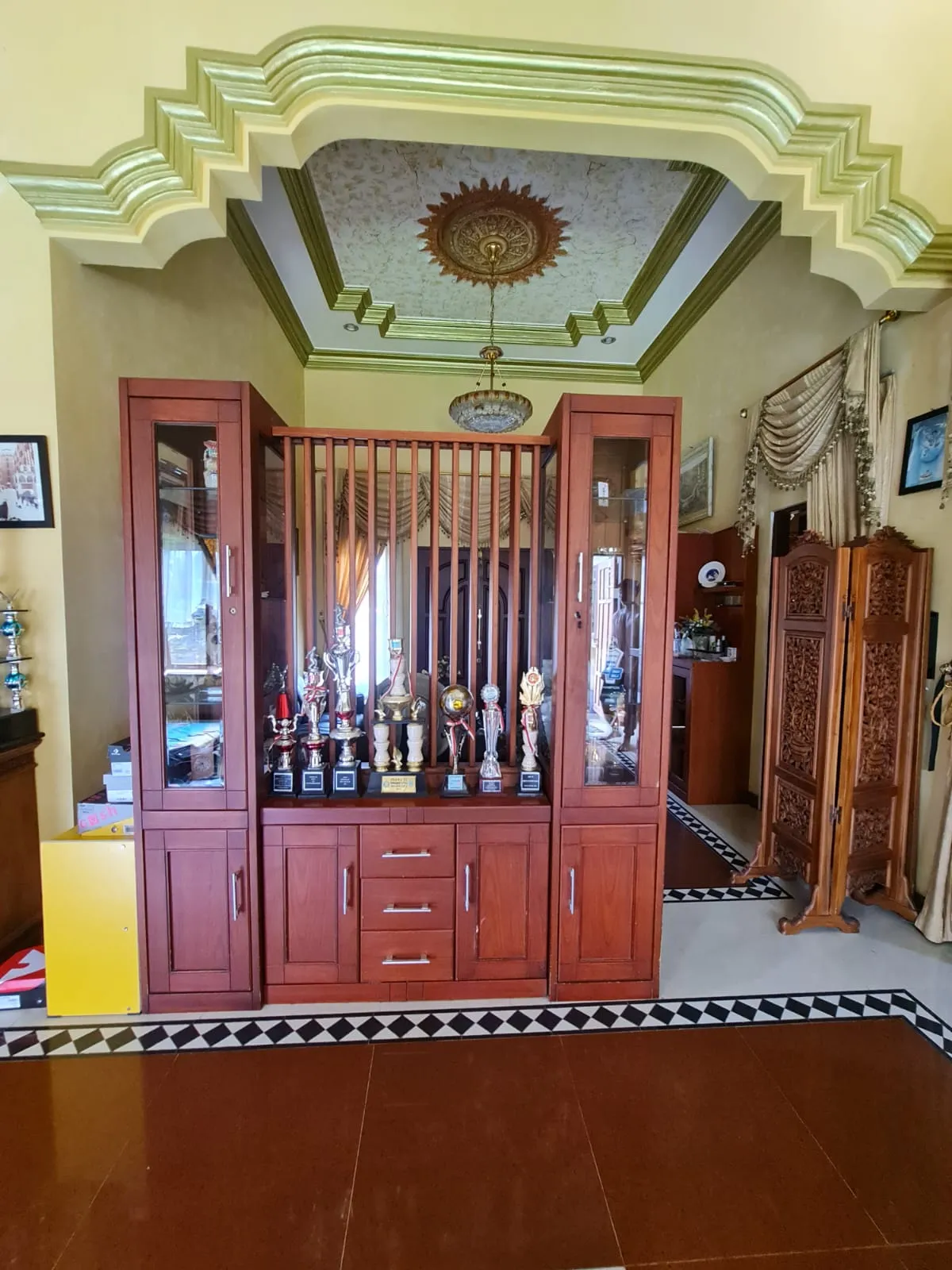 Rumah dengan Kolam Renang Dijual di Jl. Sultan Adam, Banjarmasin 9