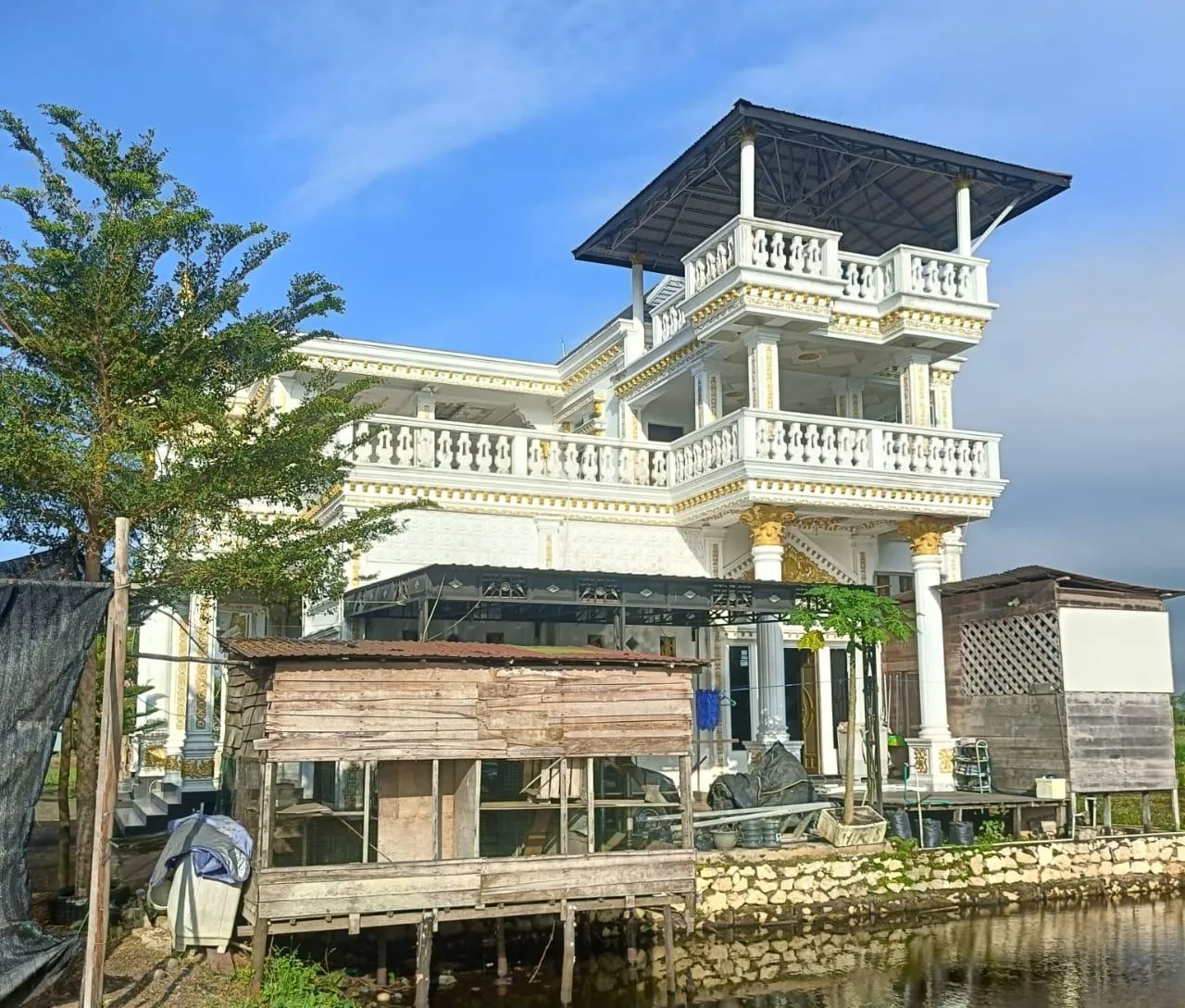 Rumah Mewah Dijual Dua Lantai di Amuntai Selatan 7
