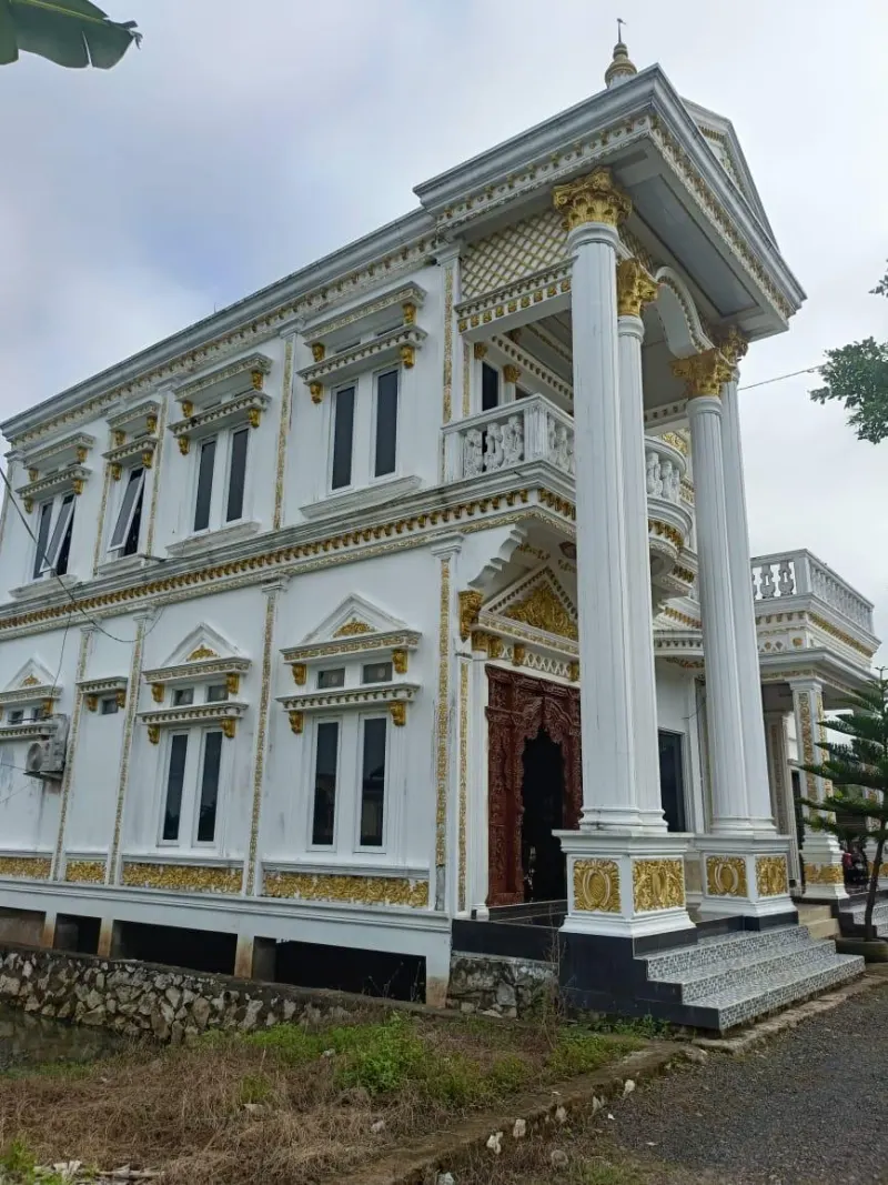 Rumah Mewah Dijual Dua Lantai di Amuntai Selatan 3