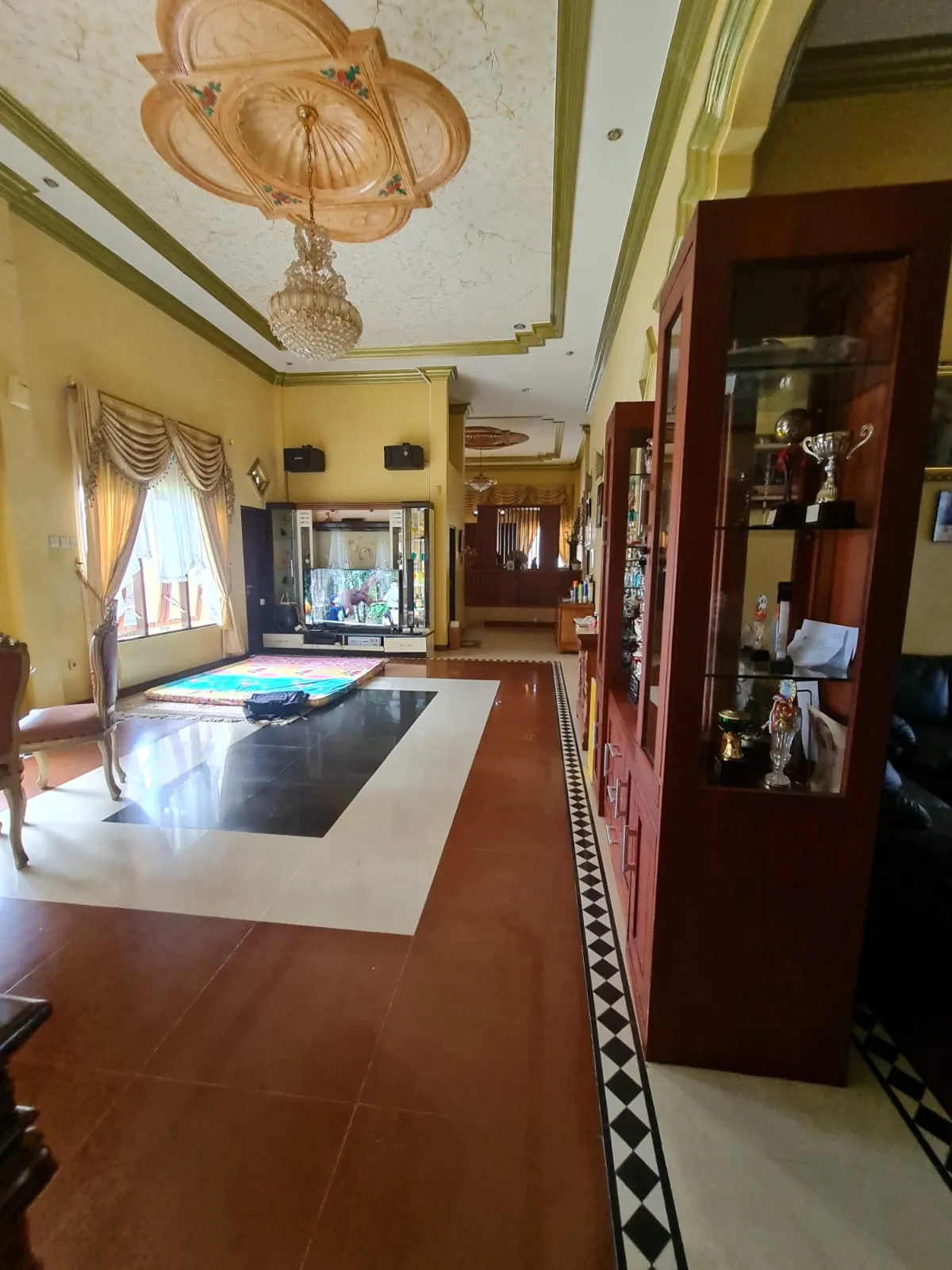 Rumah dengan Kolam Renang Dijual di Jl. Sultan Adam, Banjarmasin 6