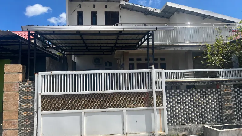 Rumah Dijual Dua Lantai di Landasan Ulin 2