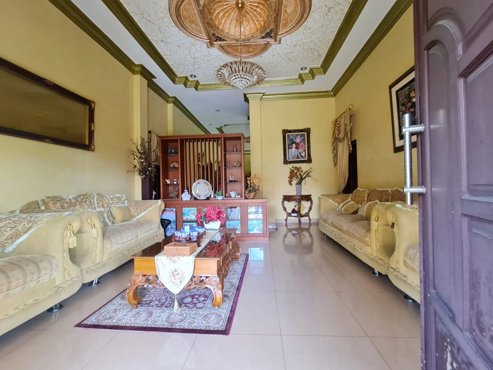 Rumah dengan Kolam Renang Dijual di Jl. Sultan Adam, Banjarmasin 10