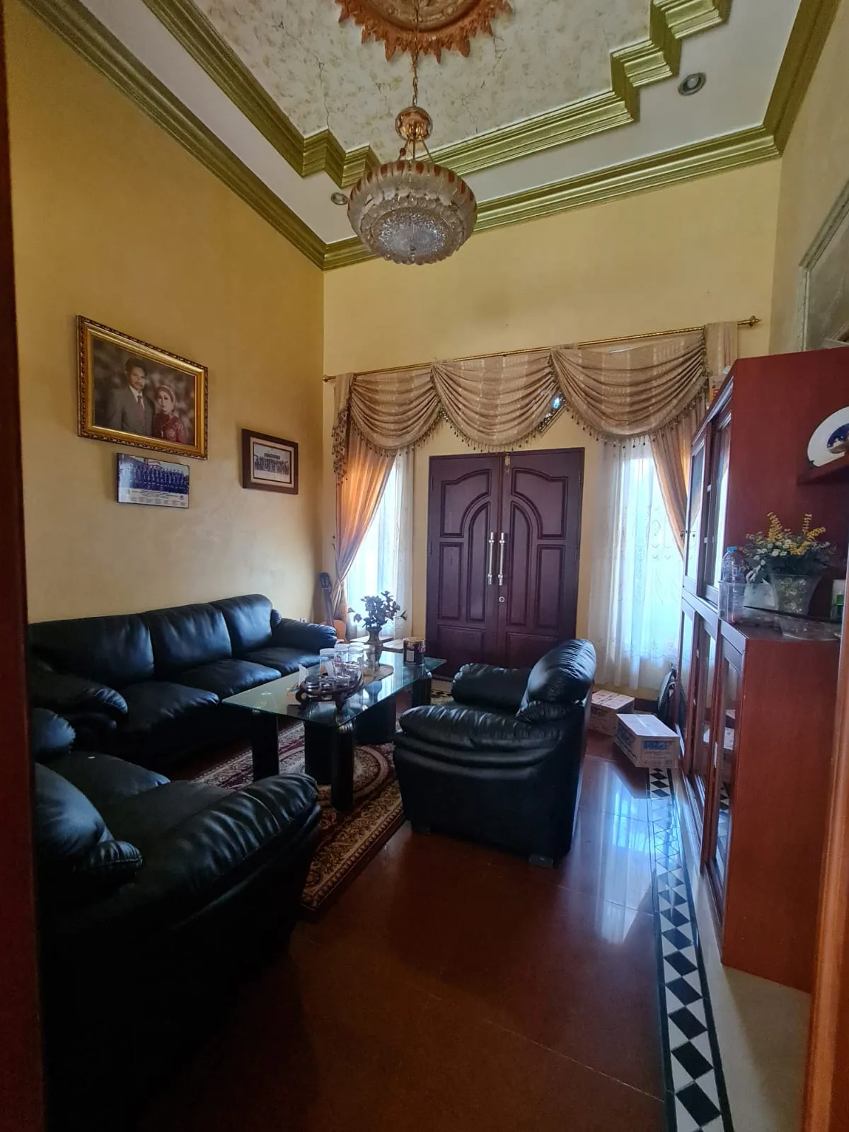 Rumah dengan Kolam Renang Dijual di Jl. Sultan Adam, Banjarmasin 8