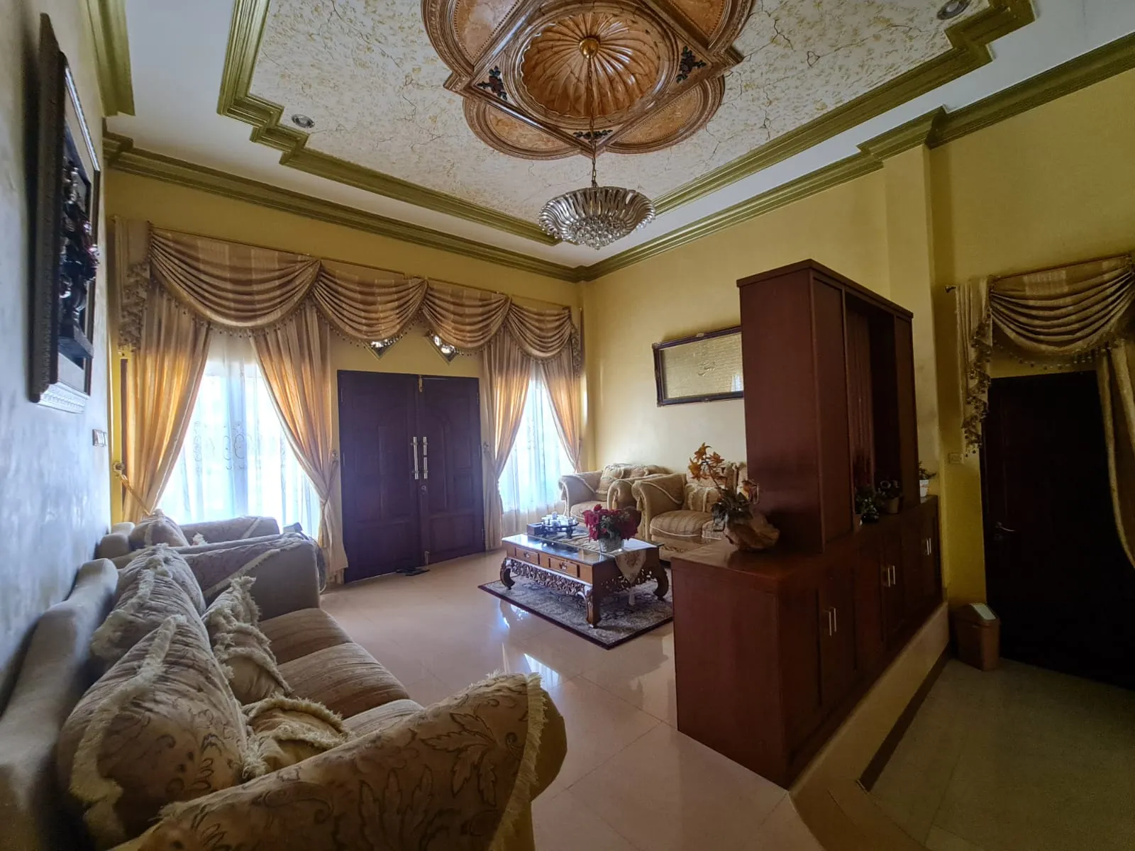 Rumah dengan Kolam Renang Dijual di Jl. Sultan Adam, Banjarmasin 7