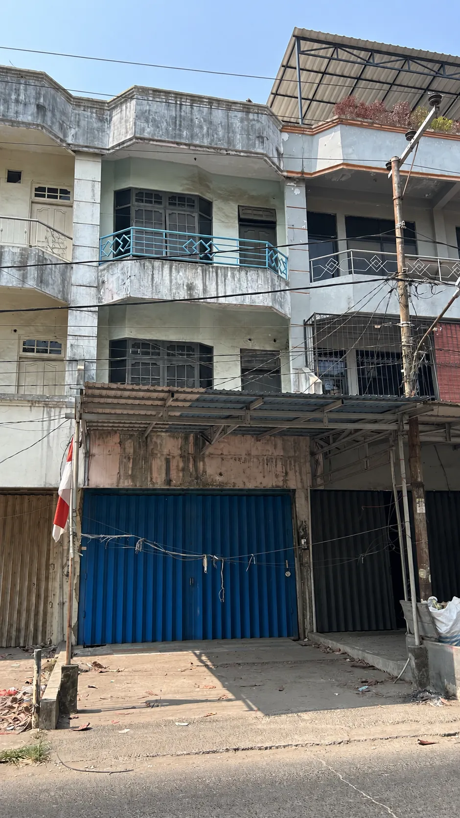Ruko Disewakan 3 Lantai 5 x 20 Meter di Jl. Beruntung Jaya